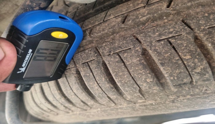 2021 Maruti XL6 ALPHA MT, Petrol, Manual, 9,203 km, tyre