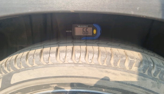 2021 Maruti XL6 ALPHA MT, Petrol, Manual, 9,203 km, tyre