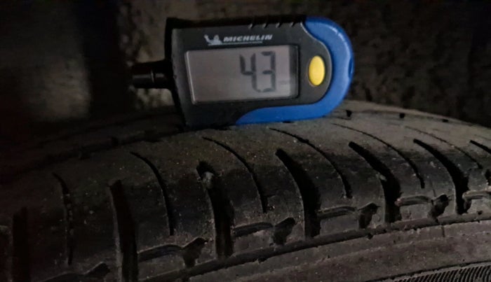 2017 Toyota Etios GD, Diesel, Manual, 1,27,985 km, tyre