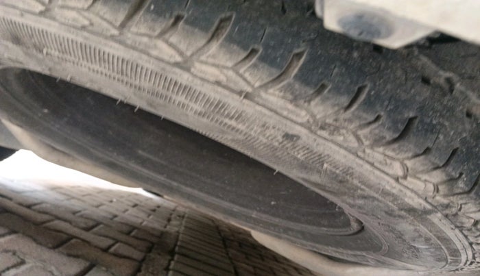 2018 Mahindra XUV500 W5, Diesel, Manual, 1,91,748 km, tyre