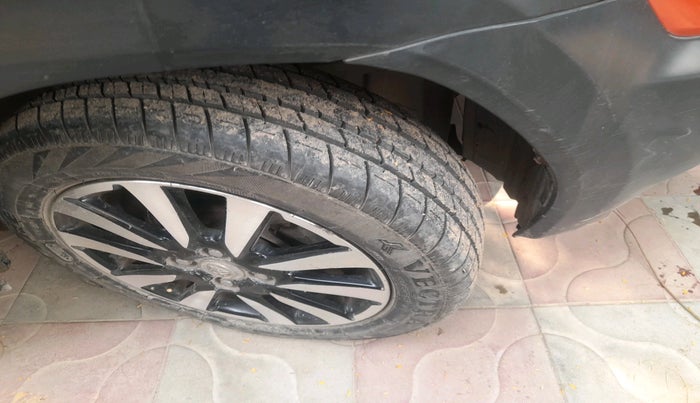 2014 Toyota Etios CROSS 1.2 G, Petrol, Manual, 44,519 km, tyre