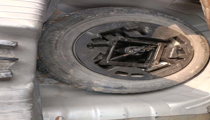 2011 Hyundai i10 ERA 1.1, Petrol, Manual, 89,146 km, tyre