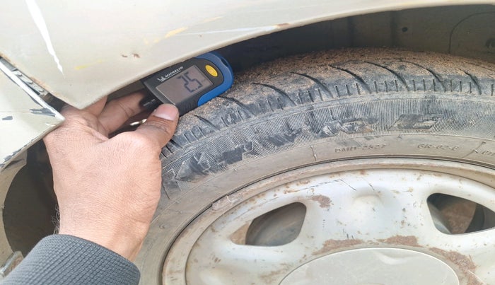 2012 Chevrolet Beat LT PETROL, Petrol, Manual, 1,25,023 km, tyre