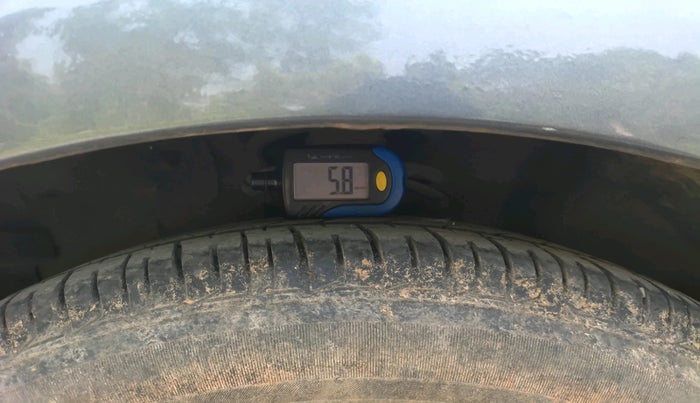 2015 Hyundai i10 SPORTZ 1.1, Petrol, Manual, 38,938 km, tyre