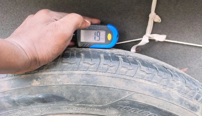 2015 Hyundai i10 SPORTZ 1.1, Petrol, Manual, 38,938 km, tyre