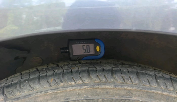 2015 Hyundai i10 SPORTZ 1.1, Petrol, Manual, 38,938 km, tyre