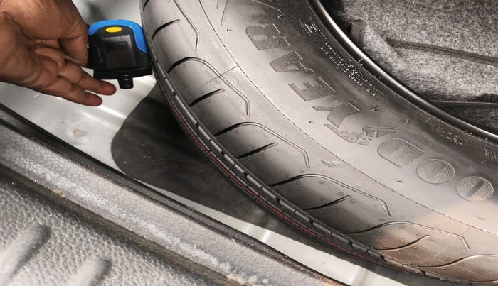 2024 KIA SELTOS  HTX 1.5 PETROL MT, Petrol, Manual, 33,974 km, tyre