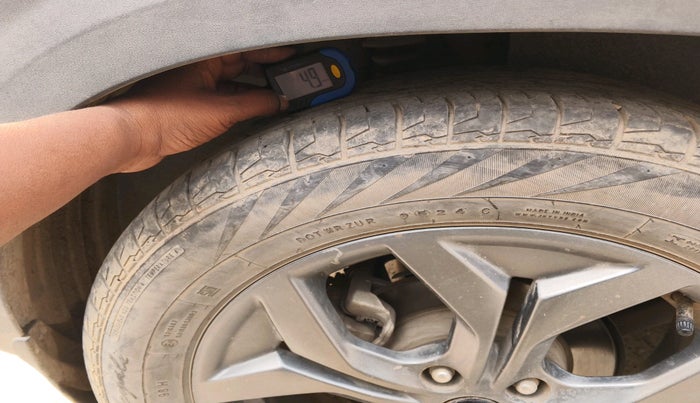 2024 KIA SELTOS  HTX 1.5 PETROL MT, Petrol, Manual, 33,974 km, tyre