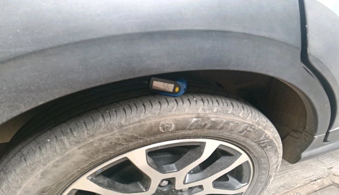 2022 Maruti XL6 ALPHA AT, Petrol, Automatic, 15,415 km, tyre