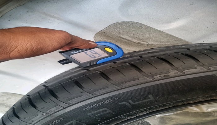 2022 Hyundai AURA SX 1.2, Petrol, Manual, 6,077 km, tyre