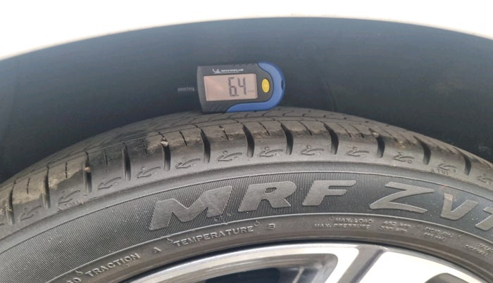 2022 Hyundai AURA SX 1.2, Petrol, Manual, 6,077 km, tyre