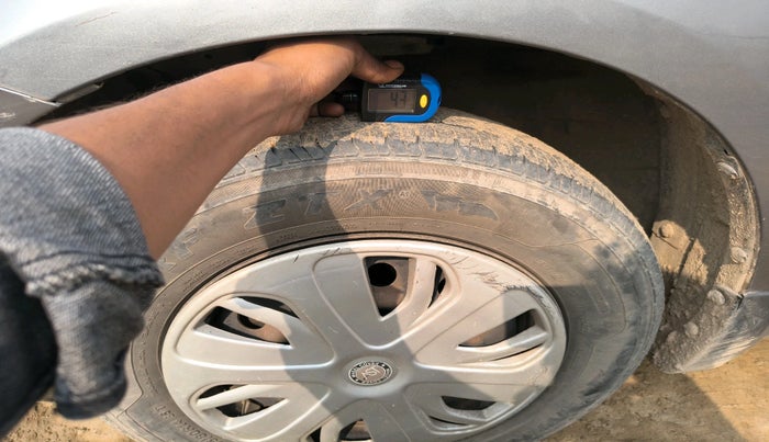 2013 Maruti Swift VXI, Petrol, Manual, 1,12,552 km, tyre