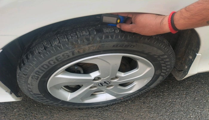 2016 Honda City 1.5L I-VTEC V MT, Petrol, Manual, 1,02,332 km, tyre