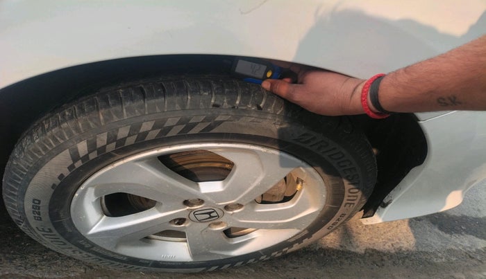 2016 Honda City 1.5L I-VTEC V MT, Petrol, Manual, 1,02,332 km, tyre