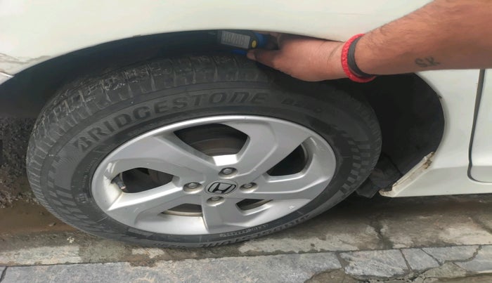 2016 Honda City 1.5L I-VTEC V MT, Petrol, Manual, 1,02,332 km, tyre