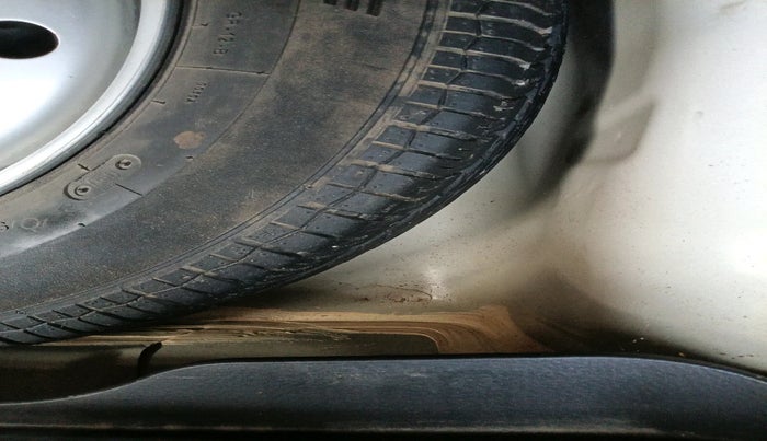 2013 Maruti Swift LXI, Petrol, Manual, 22,179 km, tyre