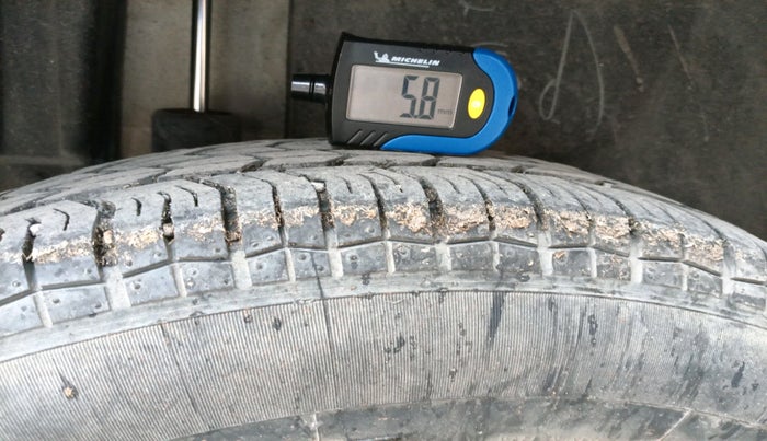 2013 Maruti Swift LXI, Petrol, Manual, 22,179 km, tyre