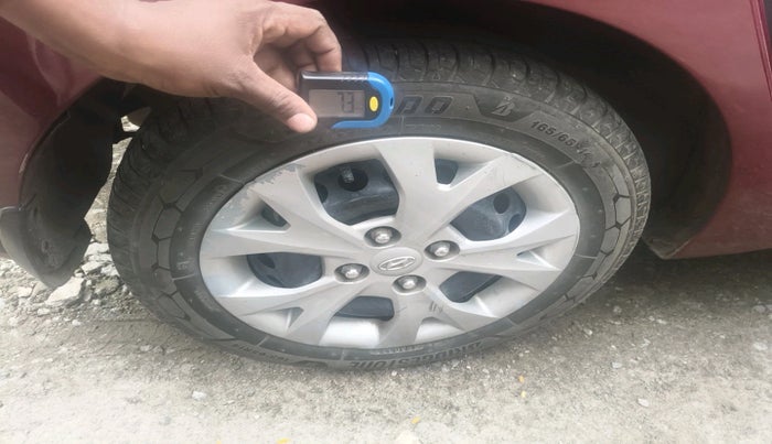 2016 Hyundai Grand i10 MAGNA AT 1.2 KAPPA VTVT, Petrol, Automatic, 89,330 km, tyre