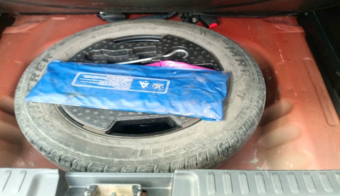 2019 Maruti Vitara Brezza ZDI, Diesel, Manual, 86,434 km, tyre