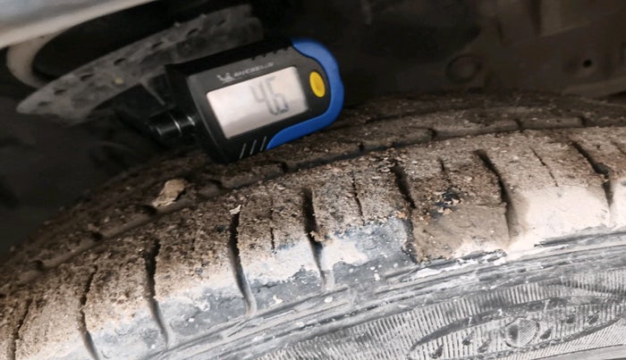 2015 Hyundai i20 Active 1.2 BASE, Petrol, Manual, 2,00,492 km, tyre