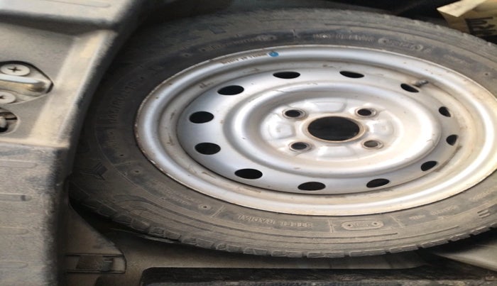 2014 Maruti Wagon R 1.0 LXI, Petrol, Manual, 67,321 km, tyre