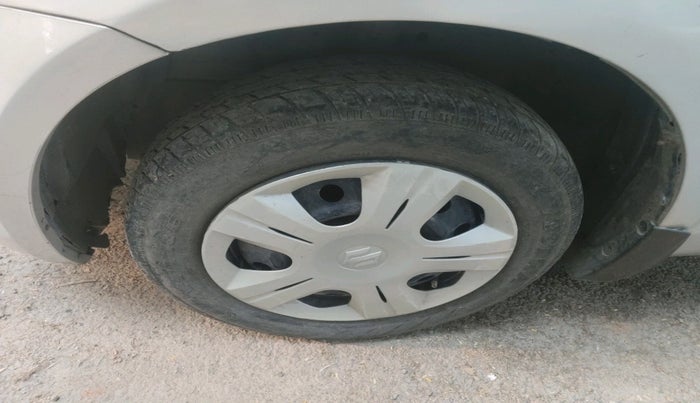 2011 Maruti Swift VXI, Petrol, Manual, 34,340 km, tyre