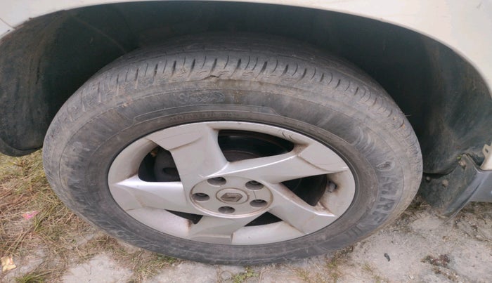 2014 Renault Duster 85 PS RXL DIESEL, Diesel, Manual, 1,30,100 km, tyre