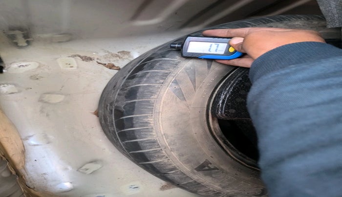 2014 Maruti Ciaz VDI +, Diesel, Manual, 1,42,000 km, tyre