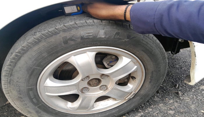 2010 Hyundai Verna TRANSFORM 1.5 CRDI, Diesel, Manual, 1,14,663 km, tyre