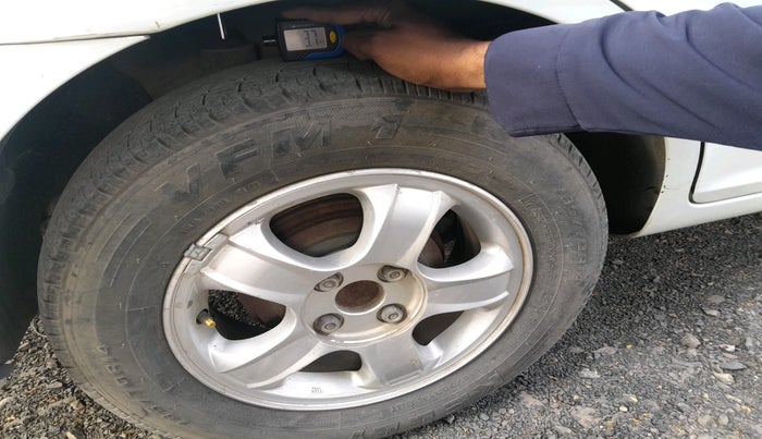 2010 Hyundai Verna TRANSFORM 1.5 CRDI, Diesel, Manual, 1,14,663 km, tyre