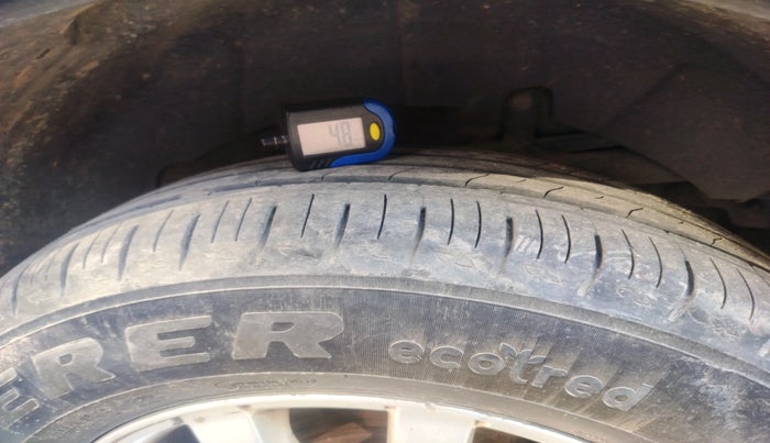 2016 Mahindra XUV500 W10 AT 1.99, Diesel, Automatic, 1,61,406 km, tyre