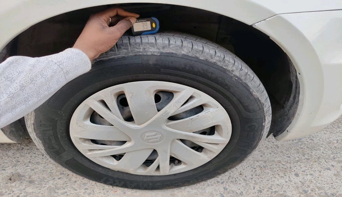 2016 Maruti Swift VXI, Petrol, Manual, 1,53,405 km, tyre