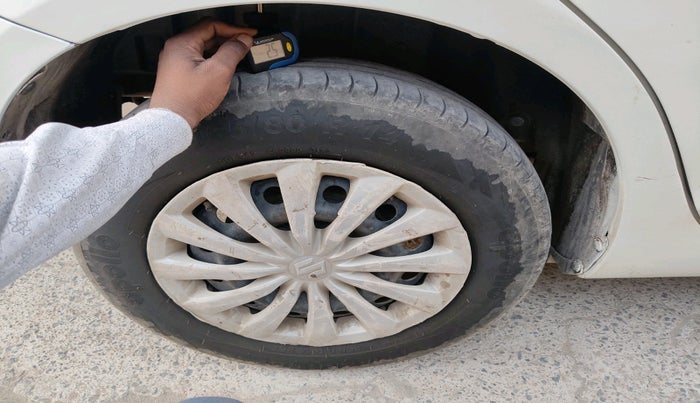 2016 Maruti Swift VXI, Petrol, Manual, 1,53,405 km, tyre