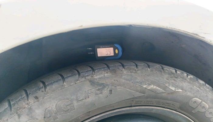 2012 Volkswagen Polo TRENDLINE 1.2L PETROL, Petrol, Manual, 1,13,525 km, tyre