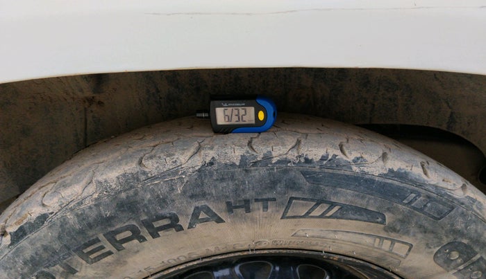 2018 Mahindra TUV300 T6 PLUS, Diesel, Manual, 1,08,052 km, tyre