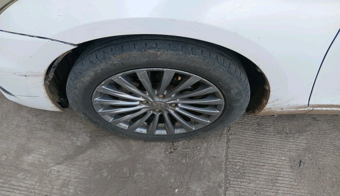 2015 Maruti Ciaz ZDI+, Diesel, Manual, 1,16,568 km, tyre