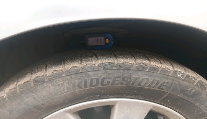 2015 Toyota Corolla Altis G CVT PETROL, Petrol, Automatic, 90,684 km, tyre