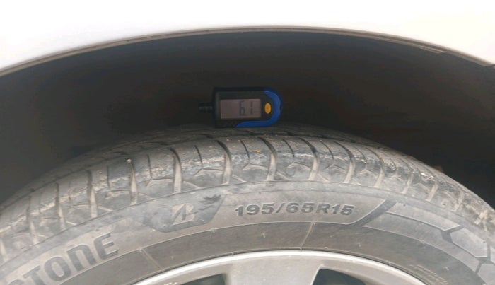 2015 Toyota Corolla Altis G CVT PETROL, Petrol, Automatic, 90,684 km, tyre