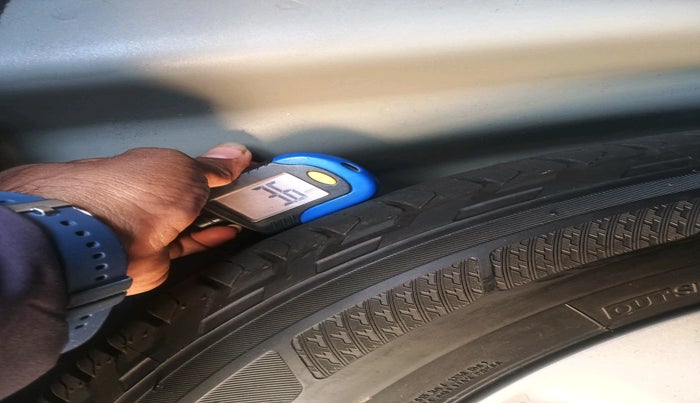 2015 Toyota Corolla Altis G CVT PETROL, Petrol, Automatic, 90,684 km, tyre