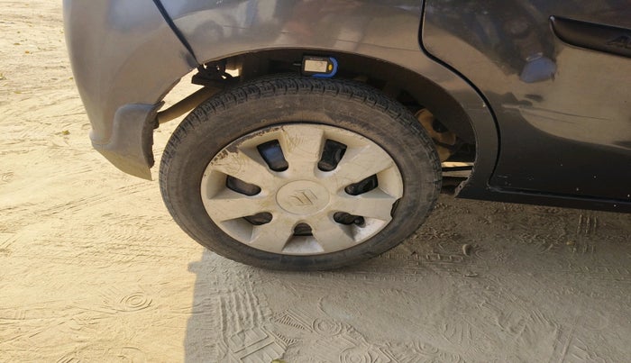 2015 Maruti Alto K10 VXI (O), Petrol, Manual, 48,808 km, tyre