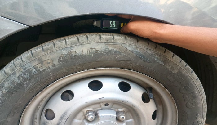 2017 Hyundai Eon ERA +, Petrol, Manual, 69,732 km, tyre