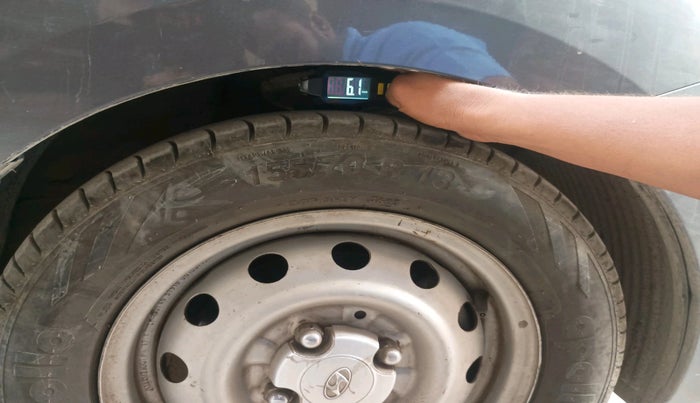 2017 Hyundai Eon ERA +, Petrol, Manual, 69,732 km, tyre