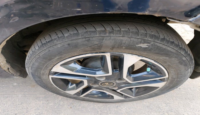 2018 Tata TIGOR XZ PLUS PETROL, Petrol, Manual, 1,25,518 km, tyre