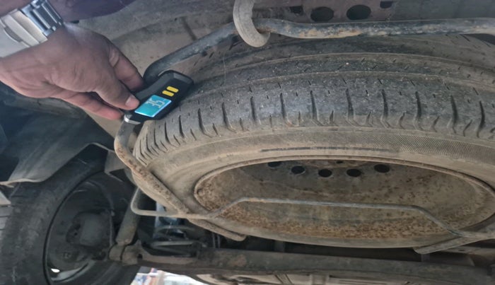 2019 Maruti Ertiga VXI SHVS, Petrol, Manual, 55,605 km, tyre