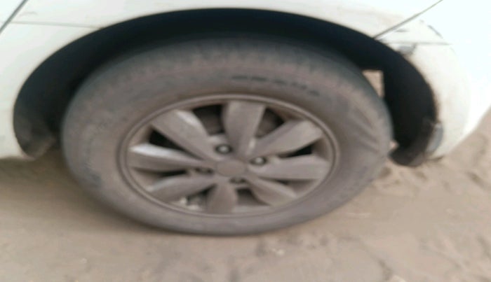 2014 Hyundai i20 SPORTZ 1.2, Petrol, Manual, 1,58,882 km, tyre