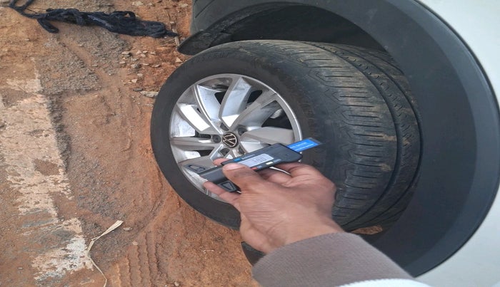 2022 Volkswagen TAIGUN HIGHLINE 1.0 TSI AT, Petrol, Automatic, 61,880 km, tyre