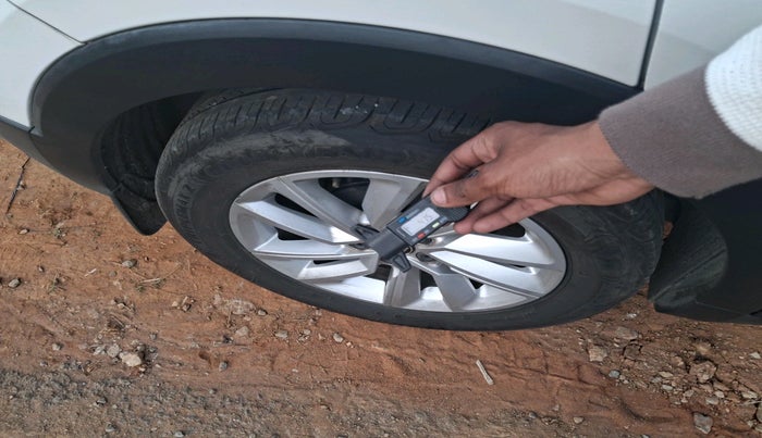 2022 Volkswagen TAIGUN HIGHLINE 1.0 TSI AT, Petrol, Automatic, 61,880 km, tyre