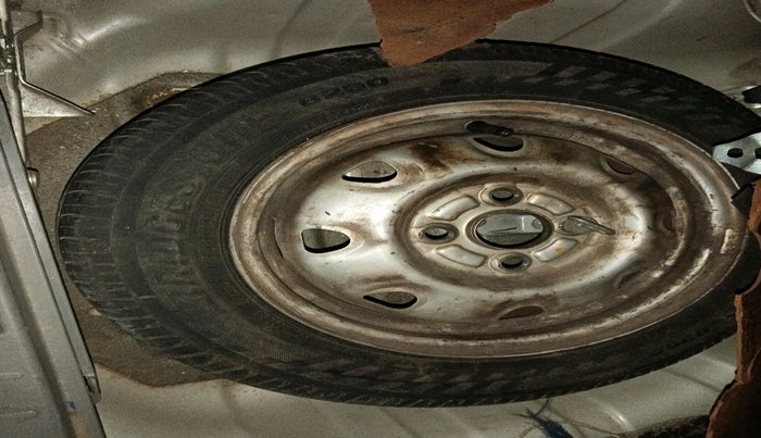 2011 Maruti Alto K10 LXI, Petrol, Manual, 80,898 km, tyre