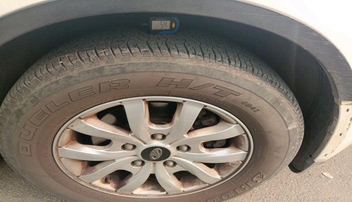 2017 Mahindra XUV500 W10 1.99, Diesel, Manual, 51,918 km, tyre