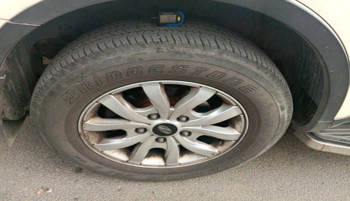 2017 Mahindra XUV500 W10 1.99, Diesel, Manual, 51,918 km, tyre